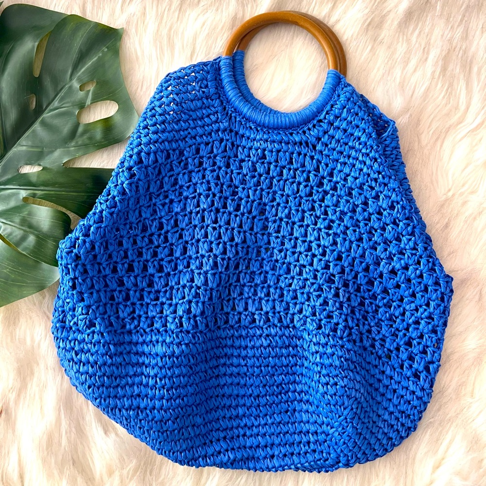 Oversized straw tote!